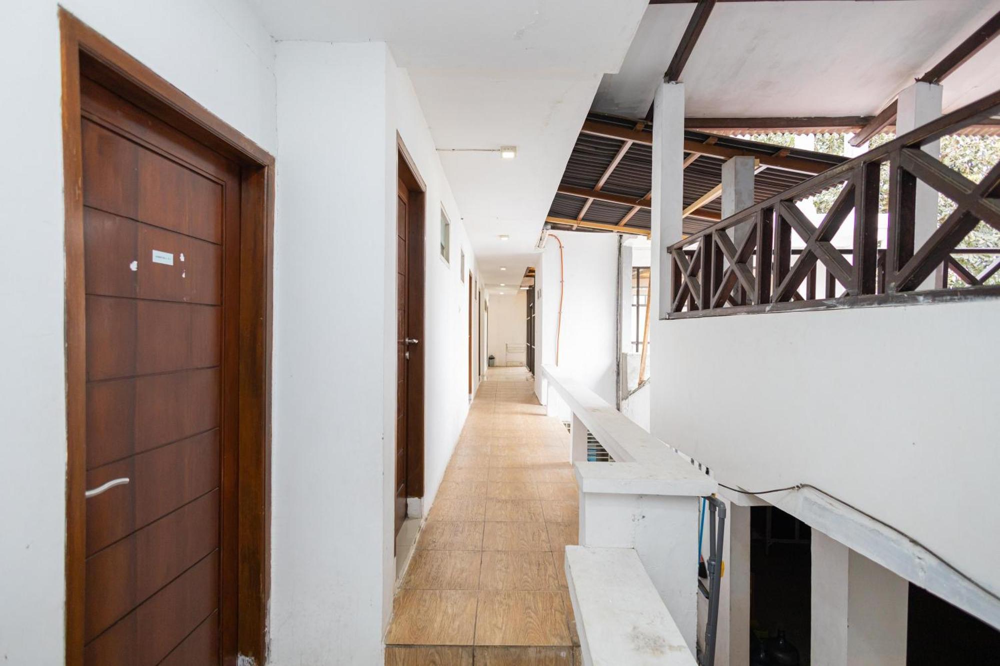 Reddoorz Syariah At Wisma Djokorio Poncokusumo Malang Zewnętrze zdjęcie