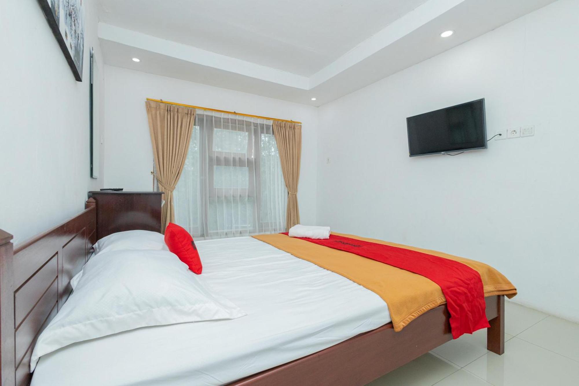 Reddoorz Syariah At Wisma Djokorio Poncokusumo Malang Zewnętrze zdjęcie