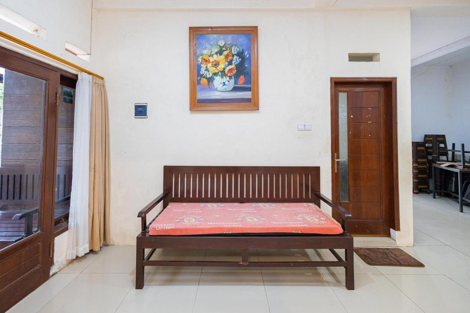 Reddoorz Syariah At Wisma Djokorio Poncokusumo Malang Zewnętrze zdjęcie