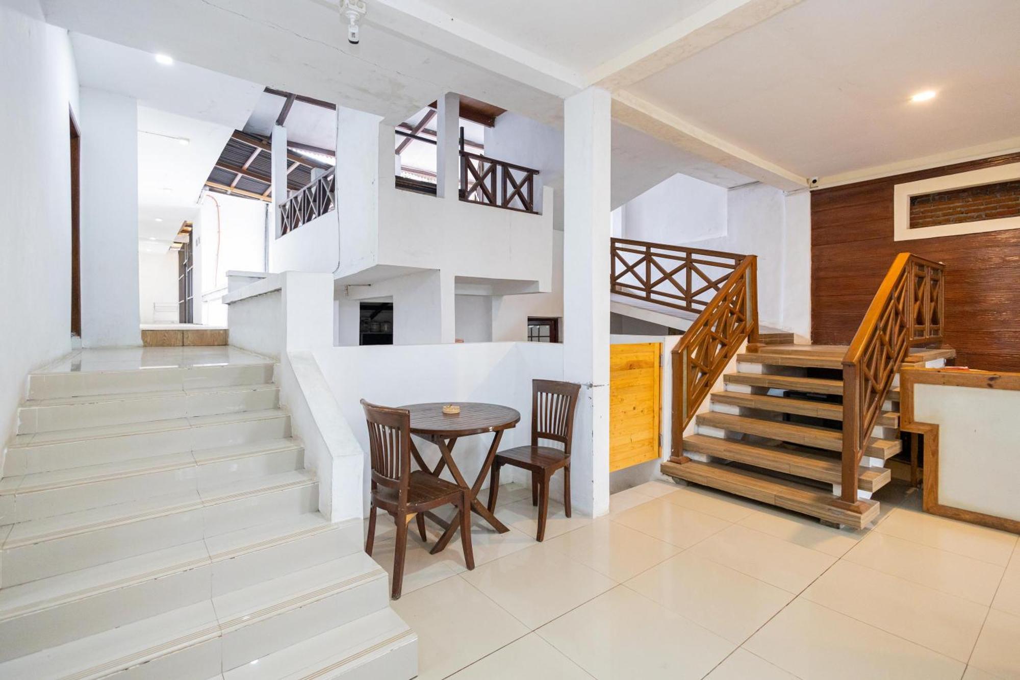 Reddoorz Syariah At Wisma Djokorio Poncokusumo Malang Zewnętrze zdjęcie