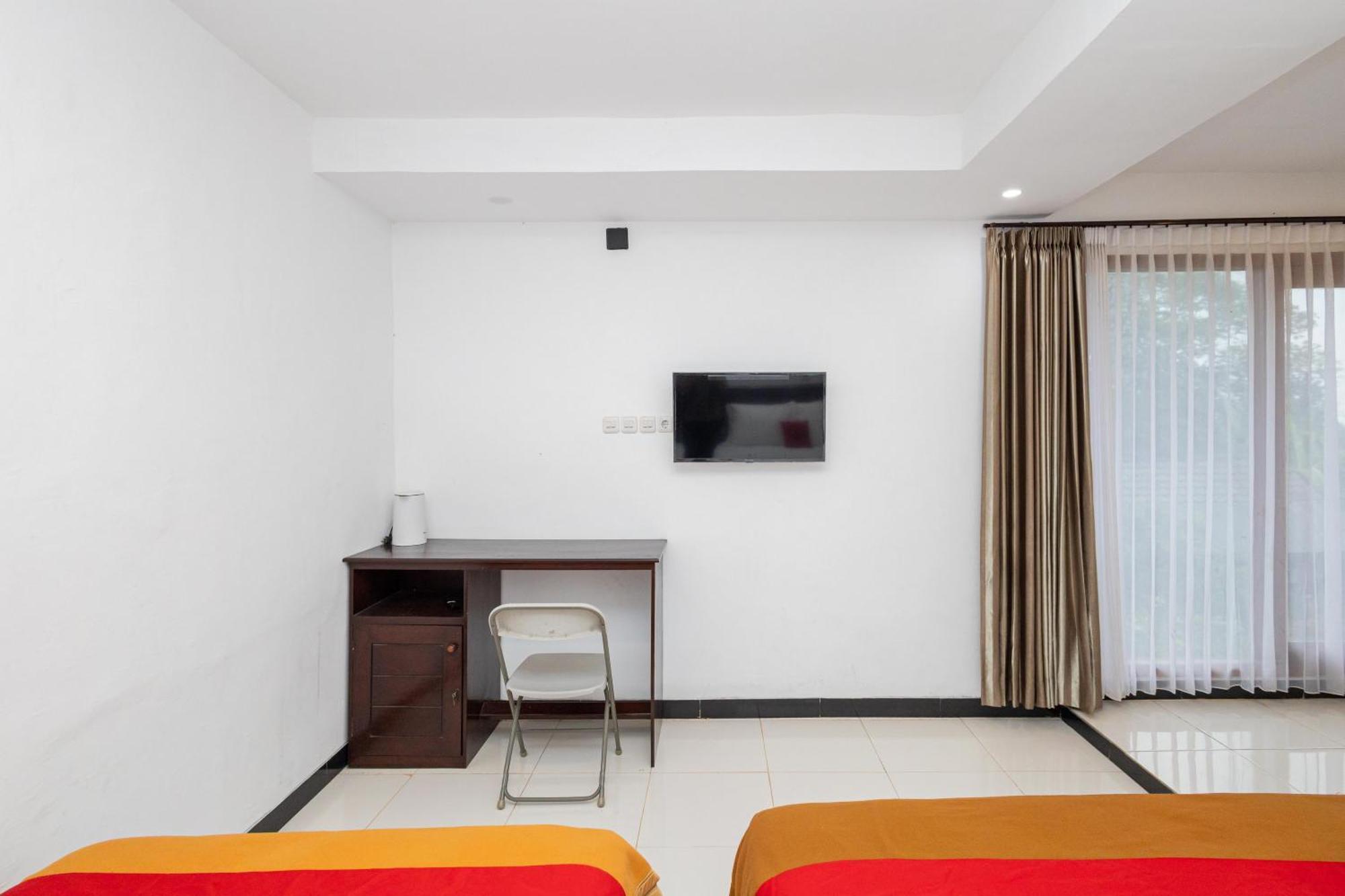 Reddoorz Syariah At Wisma Djokorio Poncokusumo Malang Zewnętrze zdjęcie