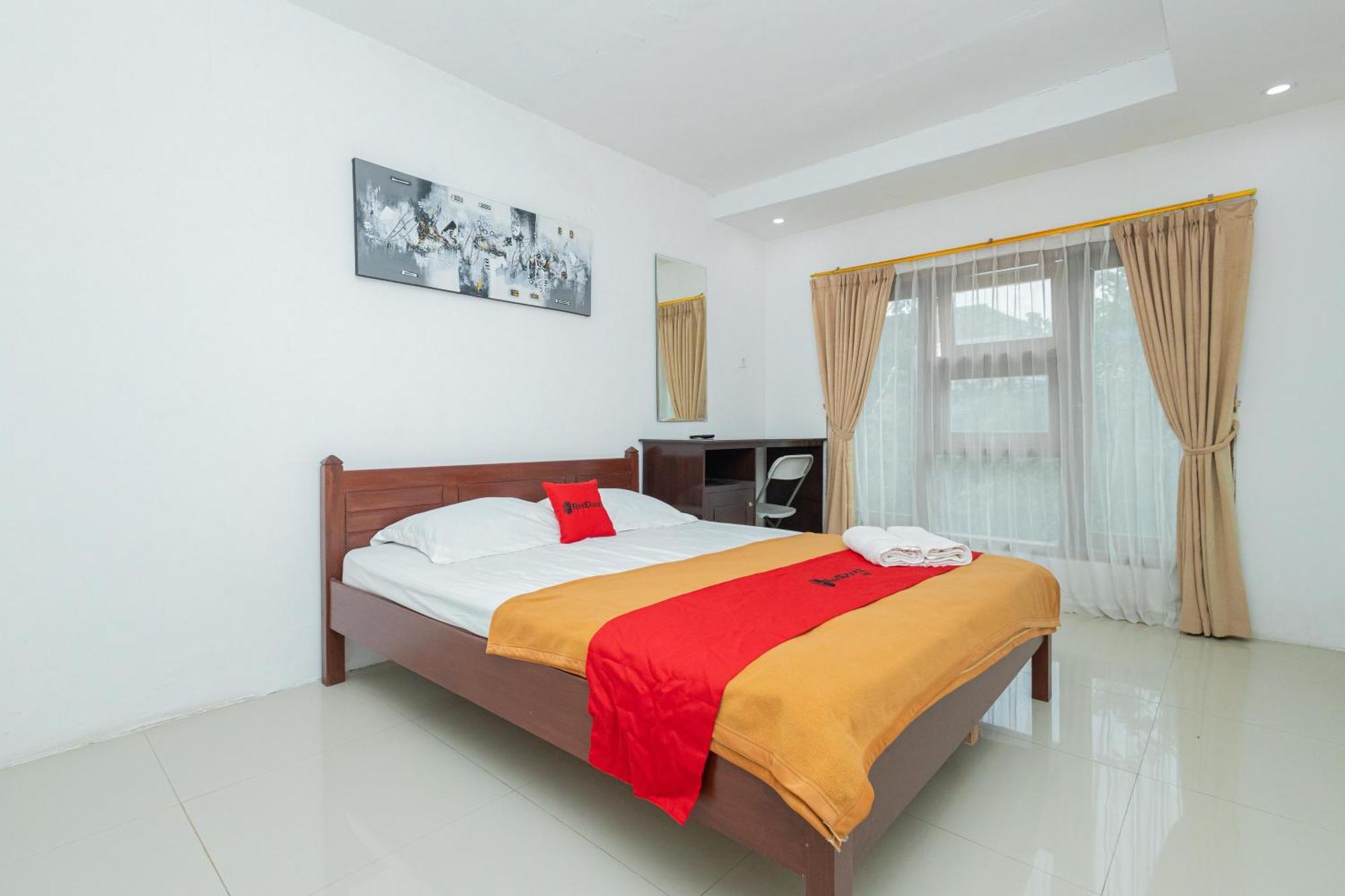 Reddoorz Syariah At Wisma Djokorio Poncokusumo Malang Zewnętrze zdjęcie